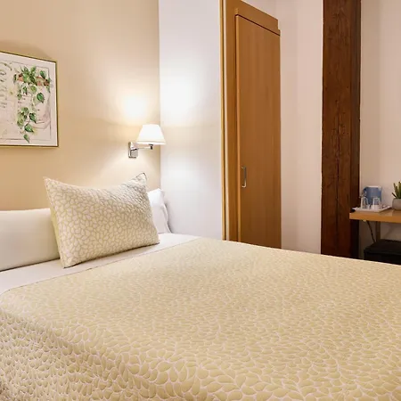 Nuevas Artes Гостьовий будинок 2*